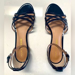 Pour La Victoire Faine Sandal, black patent